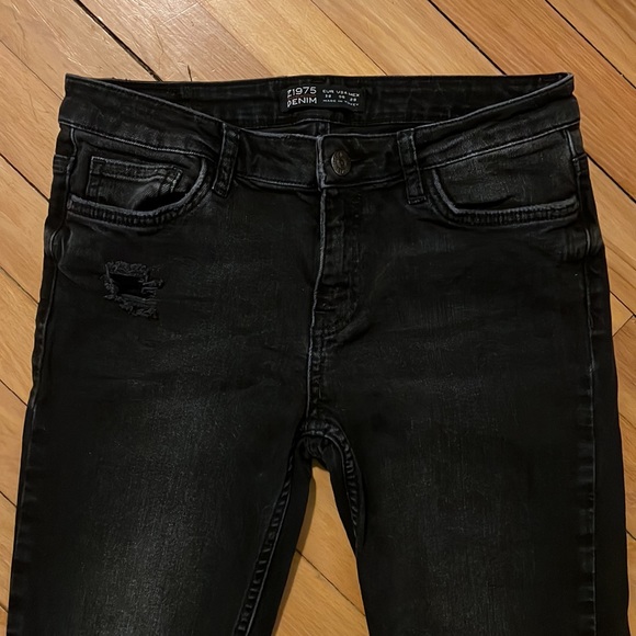 Zara Jeans | 1975 Denim| Distressed - Picture 2 of 3
